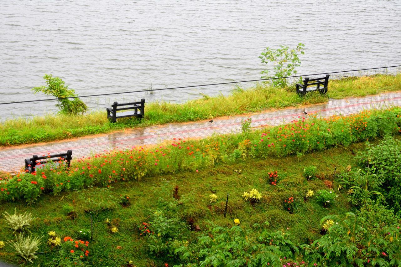 Lake City Resort Anuradhapura Buitenkant foto