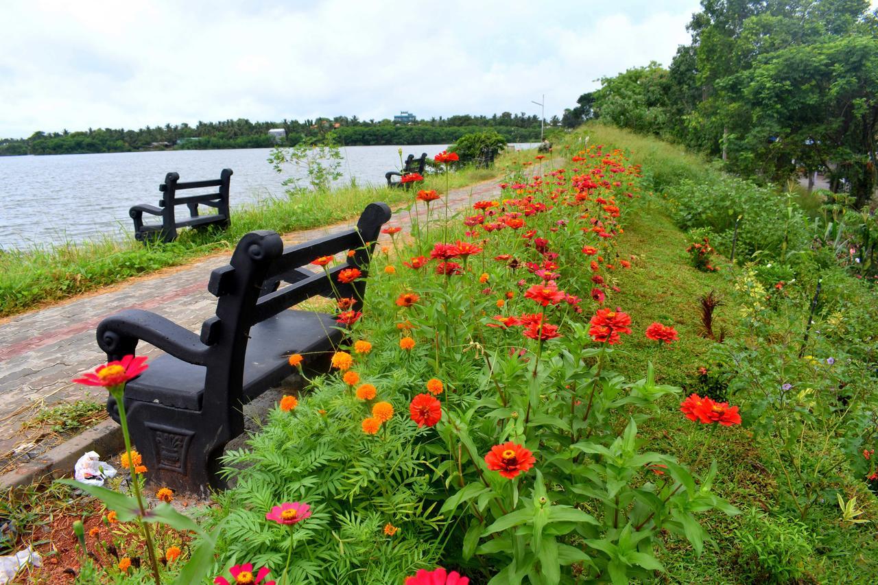 Lake City Resort Anuradhapura Buitenkant foto