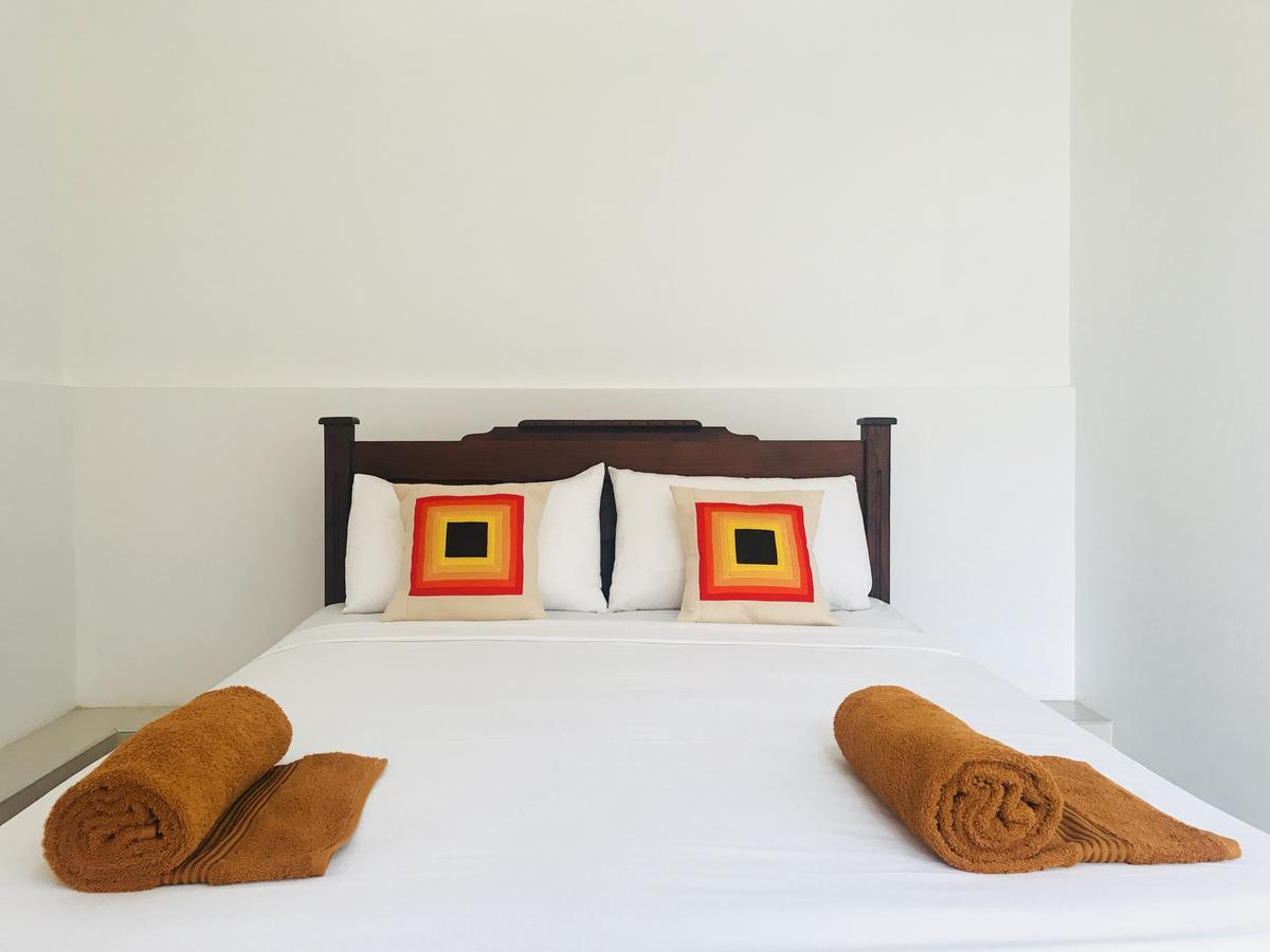 Lake City Resort Anuradhapura Buitenkant foto