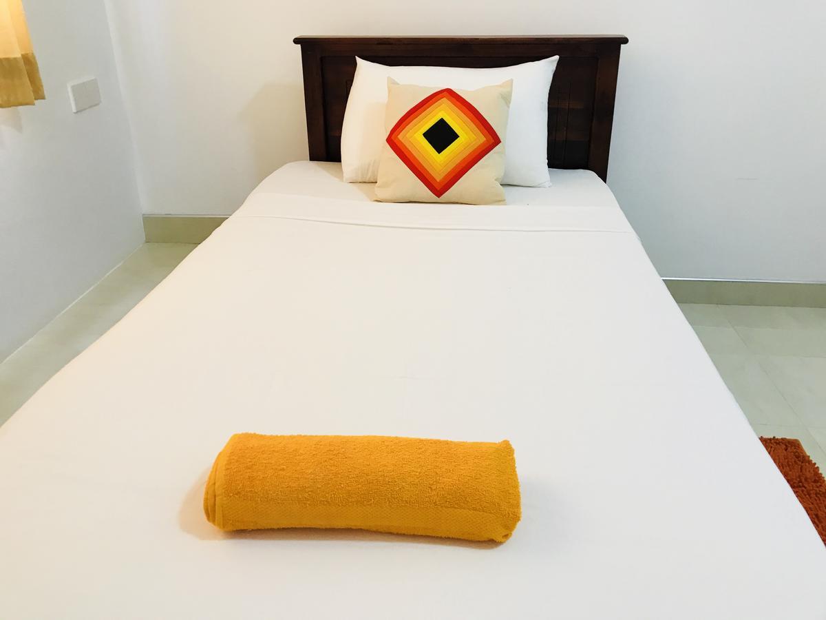 Lake City Resort Anuradhapura Buitenkant foto